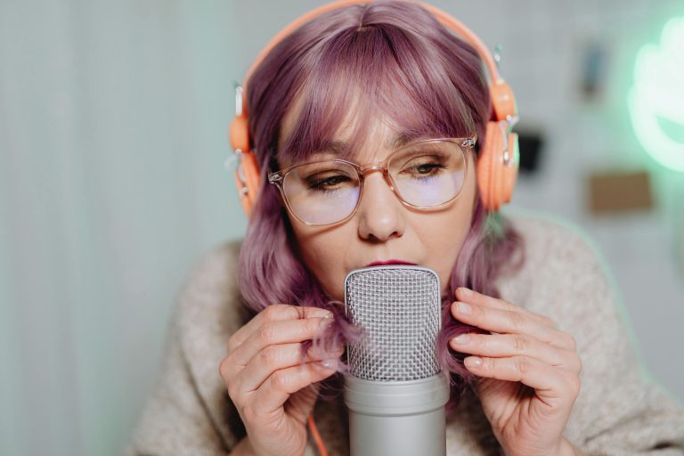 Why People Fall in Love with Streamers: The Dark Psychology of Parasocial Love